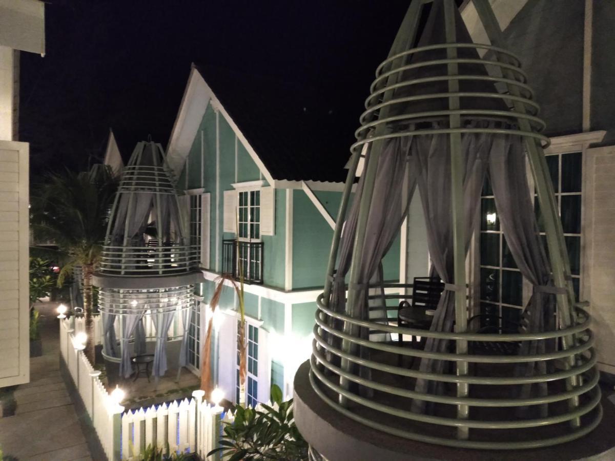 Royale Chenang Resort Pantai Cenang  Exterior photo